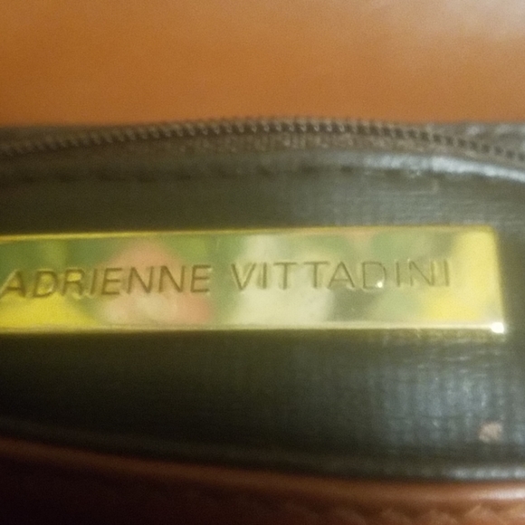 Adrienne Vittadini mini shoulder bag - Picture 3 of 4